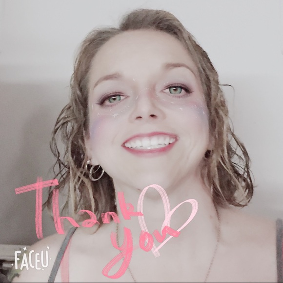 Meet your Posher Ambassador, Melissa - Picture 4 of 5